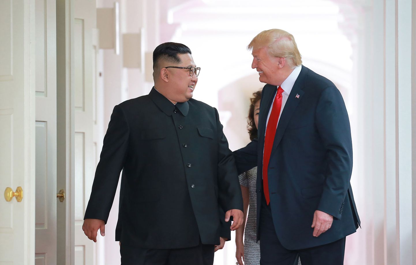Põhja-Korea liider Kim Jong-un (vasakul) ja USA president Donald Trump mullu juunis Singapuris peetud tippkohtumisel.