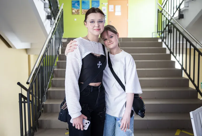 Полина (слева) и Аня (справа).