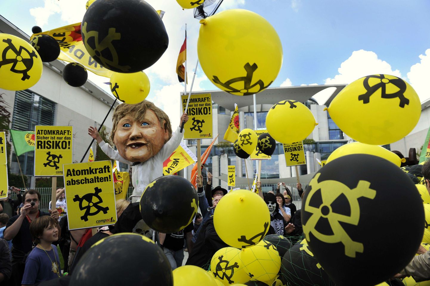 Tuumaenergiavastaste protestimarss eile Berliinis.