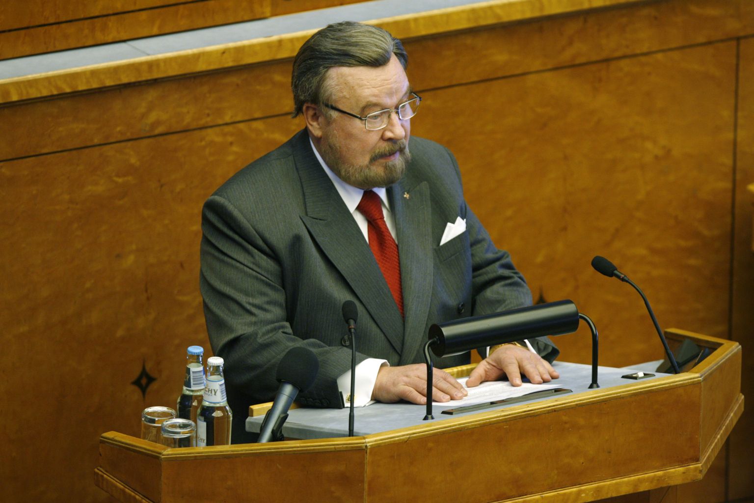 Suri riigikogu endine esimees Ülo Nugis - Eesti - Postimees: Värsked ...