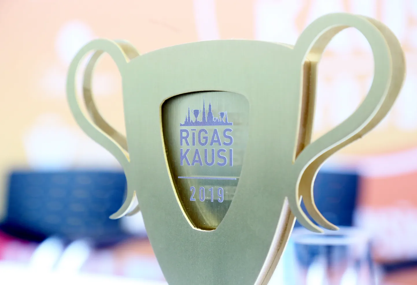 Vieglatlētikas sacensību "Rīgas kausi" kauss.