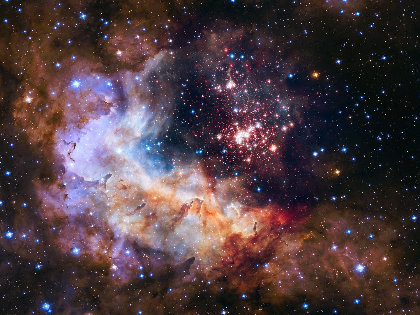 Hubble'i teleskoobi 25. sünnipäeva puhul avaldas NASA foto, mida kirjeldas kui taevast ilutulestikku. Fotol on ligi 3000 tähte, mis kuuluvad  täheparve Westerlund 2.