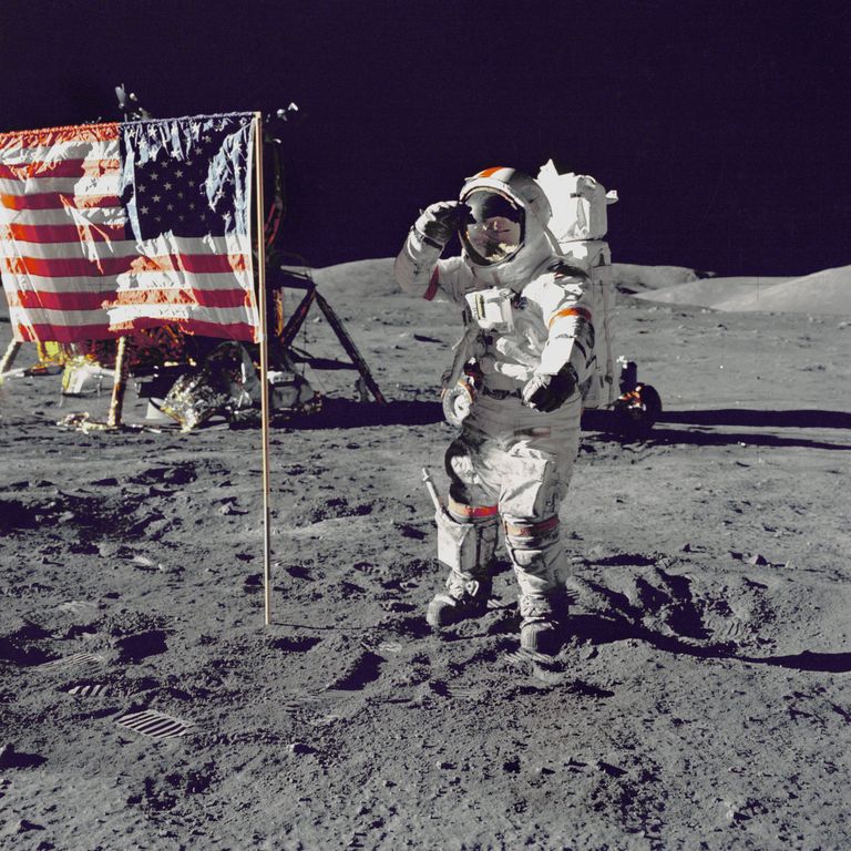 Apollo 17 komandör Eugene Cernan 13. detsembril 1972 Kuul