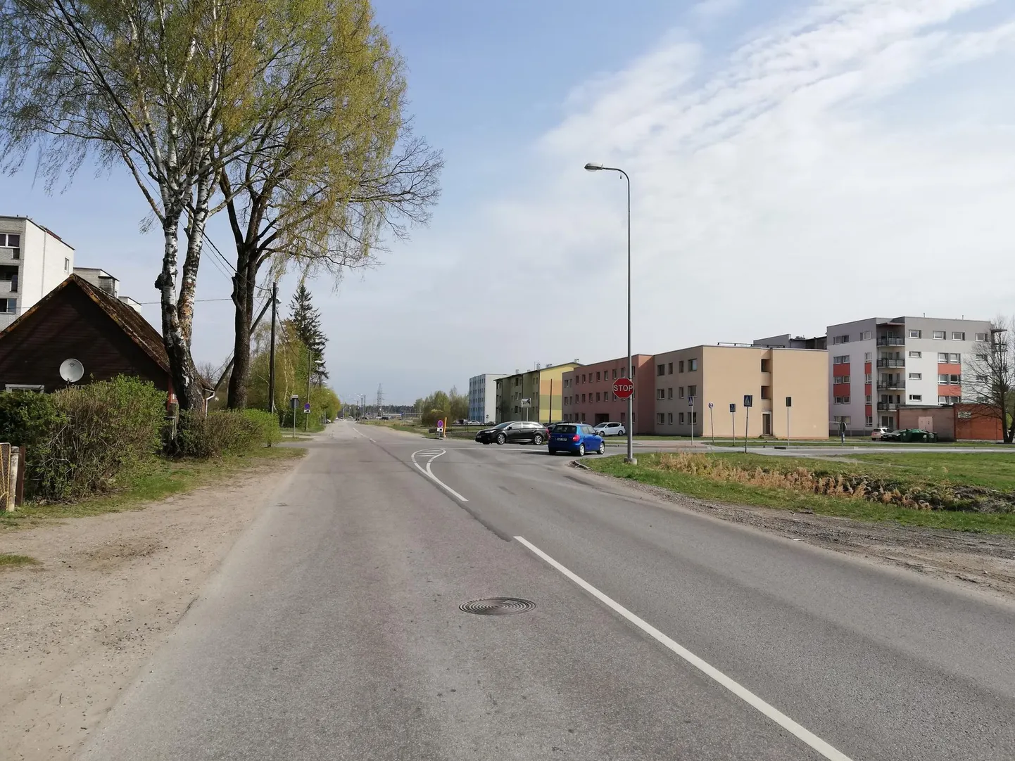 Niidu ja Oja tänava ristmik ei ole veel silmapaistvamat stoppmärki saanud.