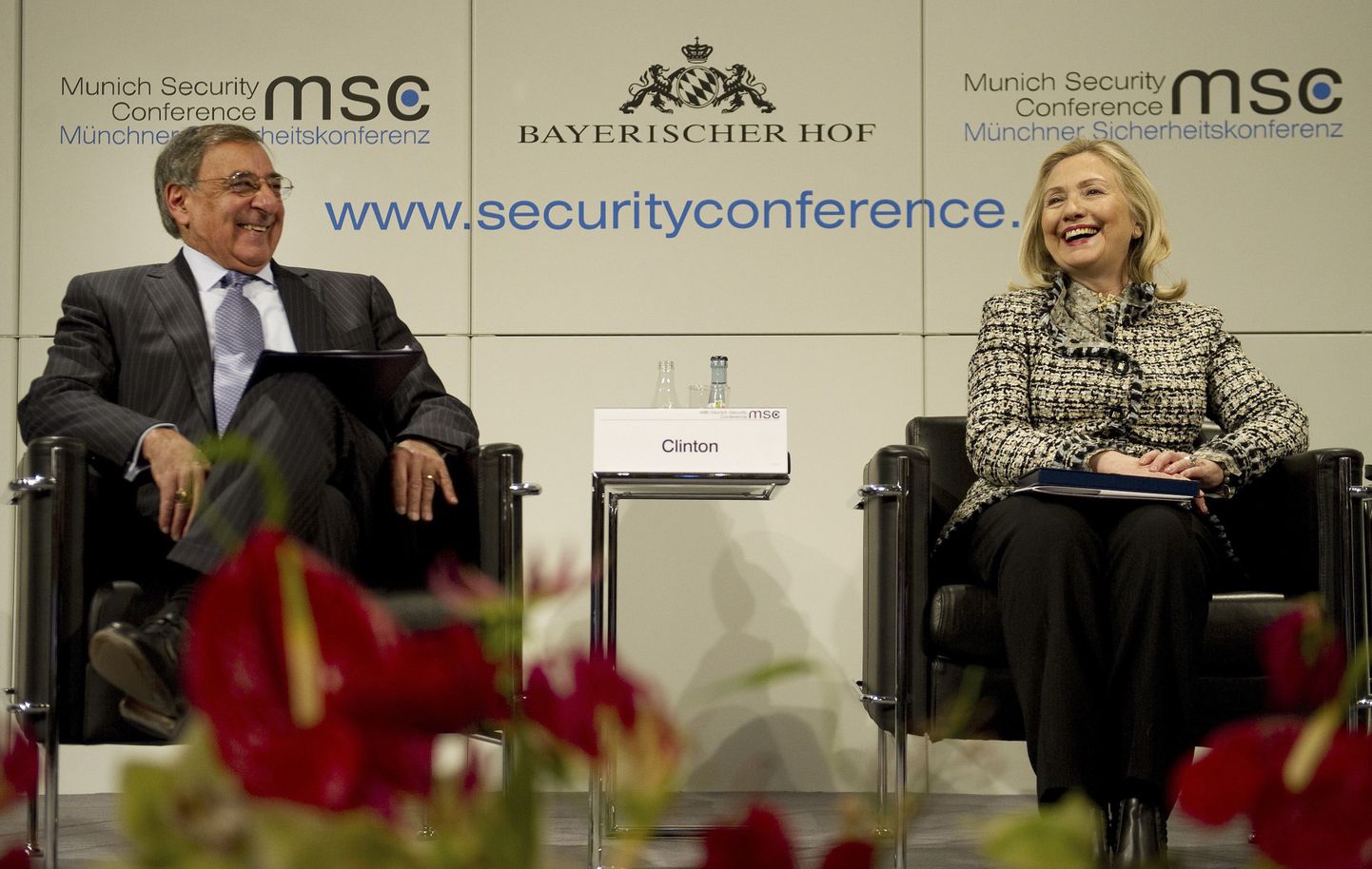 USA kaitseminister Leon Panetta ja välisminister Hillary Clinton Münchenis julgeolekukonverentsil.