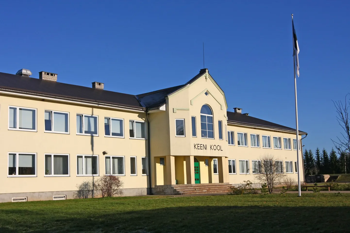 Sangaste vallas asuv Keeni kool