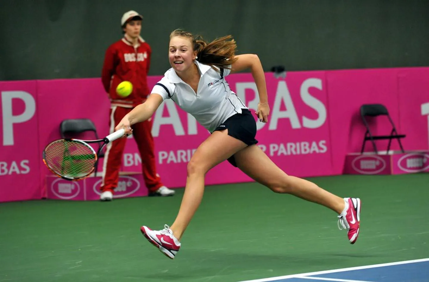 Kindel on see, et Eesti eest läheb väljakule Anett Kontaveit, kuid kes teisena üksikmängus üles antakse, polnud eile õhtuks veel selge.