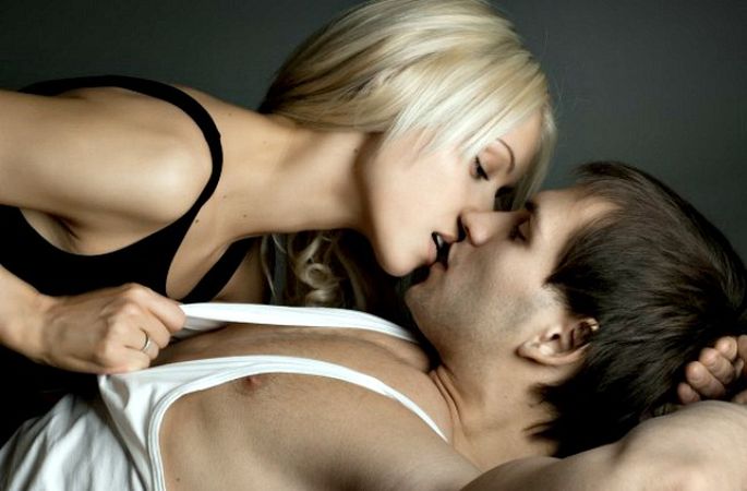 20 техник возбуждающих поцелуев во время секса