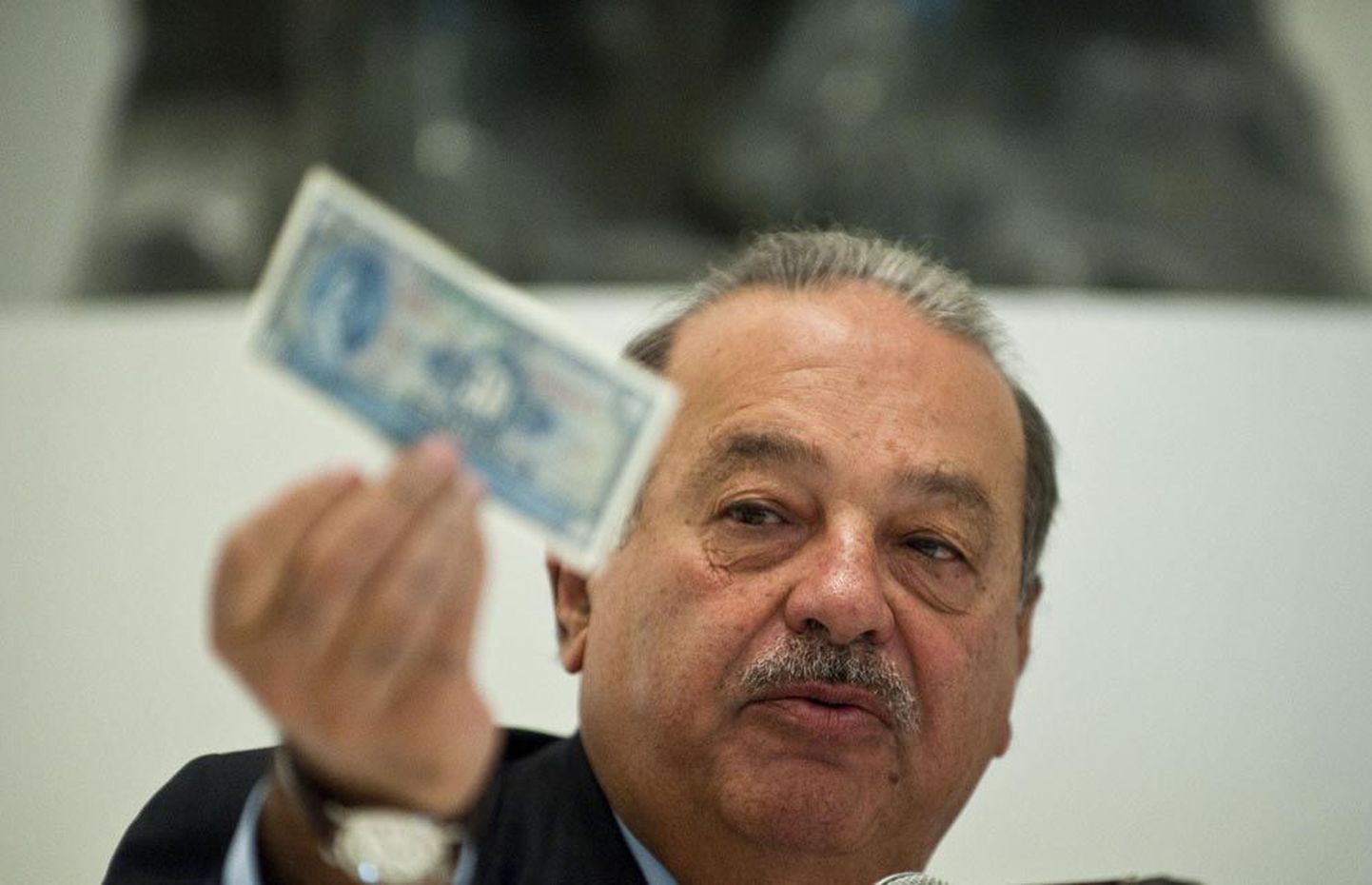 Carlos Slim ulatas majanduslikes raskustes olnud Hispaania jalgpalliklubile abikäe.