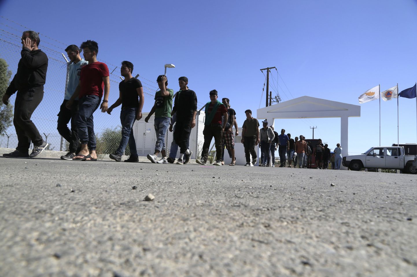 Küprosele jõudnud süürlastest migrandid suunduvad Nikosia lähedal asuvasse Kokkinotrimithia põgenikelaagrisse.