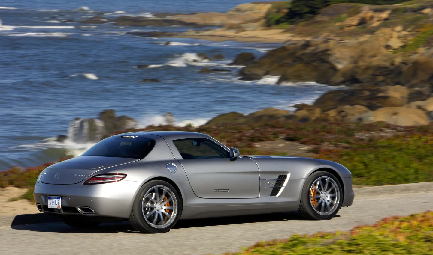 2011. aasta Mercedes-Benz SLS AMG