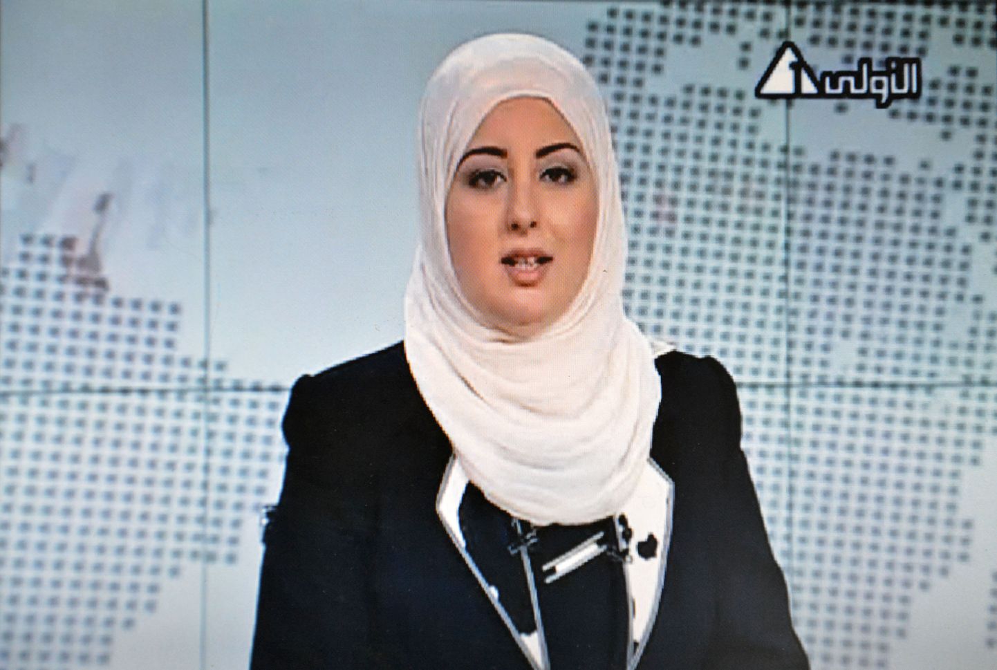Египетская телеведущая впервые читала новости в платке.