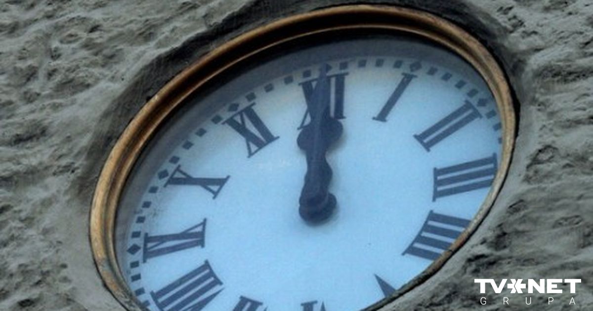 А что означают одинаковые цифры на часах?