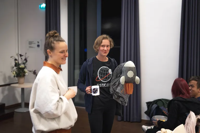 Elektroonikainsener Michelle Lukken, juba tagasi otse Kourou kosmosekeskusest.