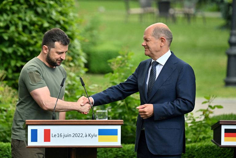 Владимир Зеленский и Олаф Шольц в Киеве, 16 июня 2022 года.