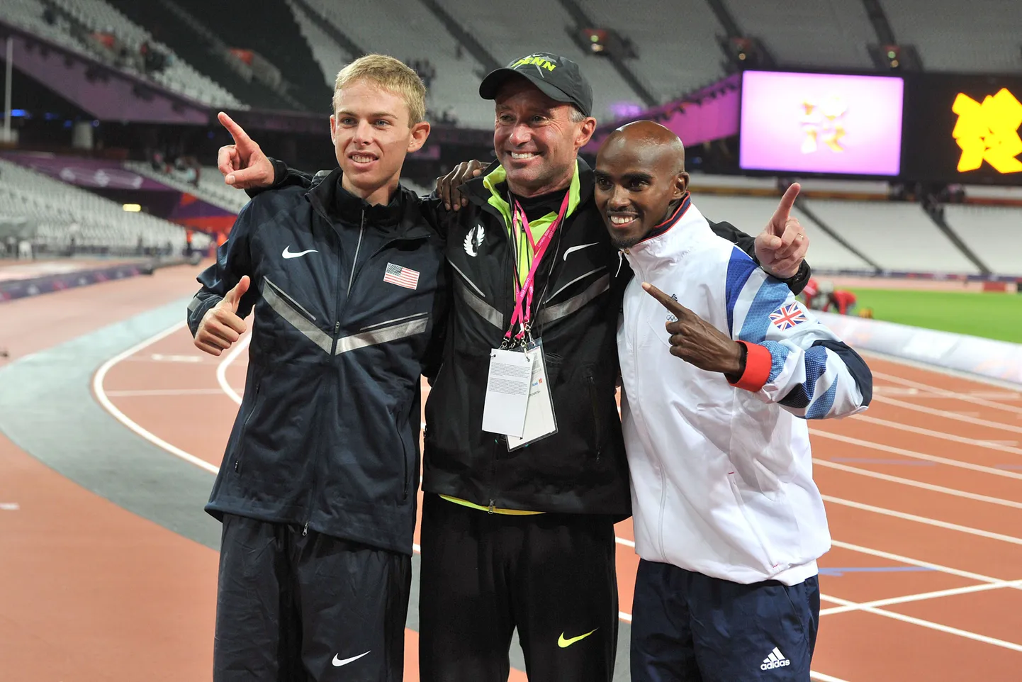 Galen Rupp (vasakult), Alberto Salazar ja Mo Farah.