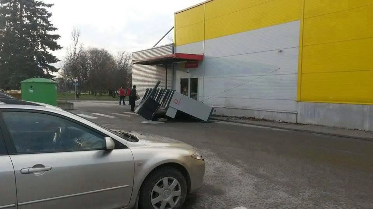 Почтовый автомат в Пайде.