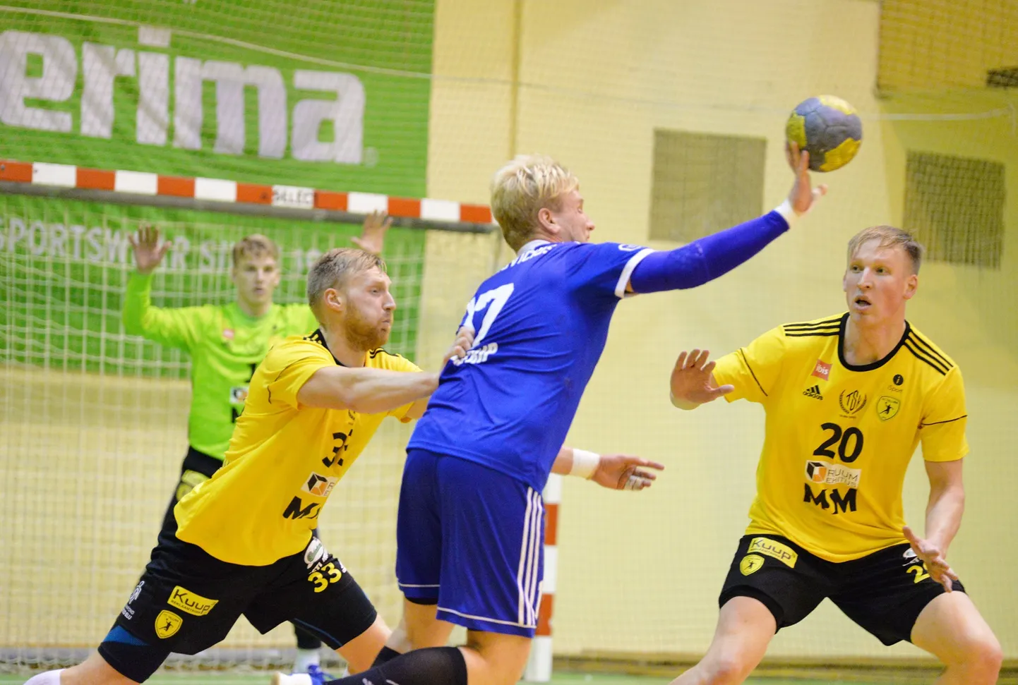 HC Tallinn võitles Vilniuses tabelisse viigipunkti, Kaspar Lees (vasakul) ning Marko Slastinovski viskasid vastavalt seitse ja viis väravat.
