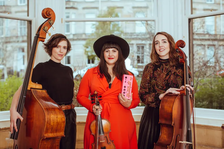 "Laura Cortese & the Dance Cards" (ASV/Beļģija).