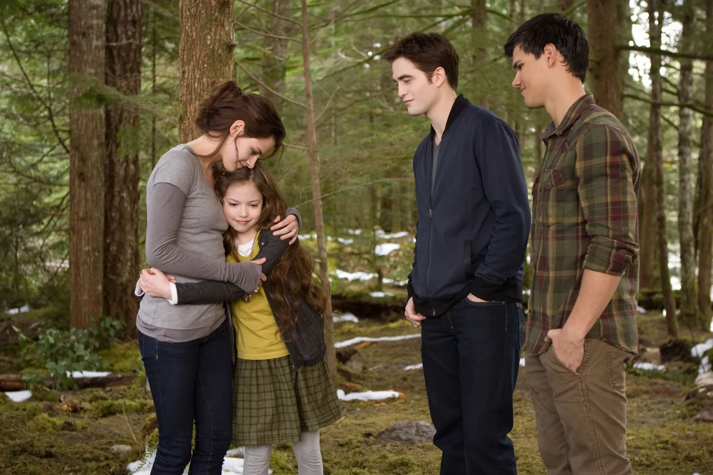 Kristen Stewart, Taylor Lautner, Robert Pattinson , Mackenzie Foy