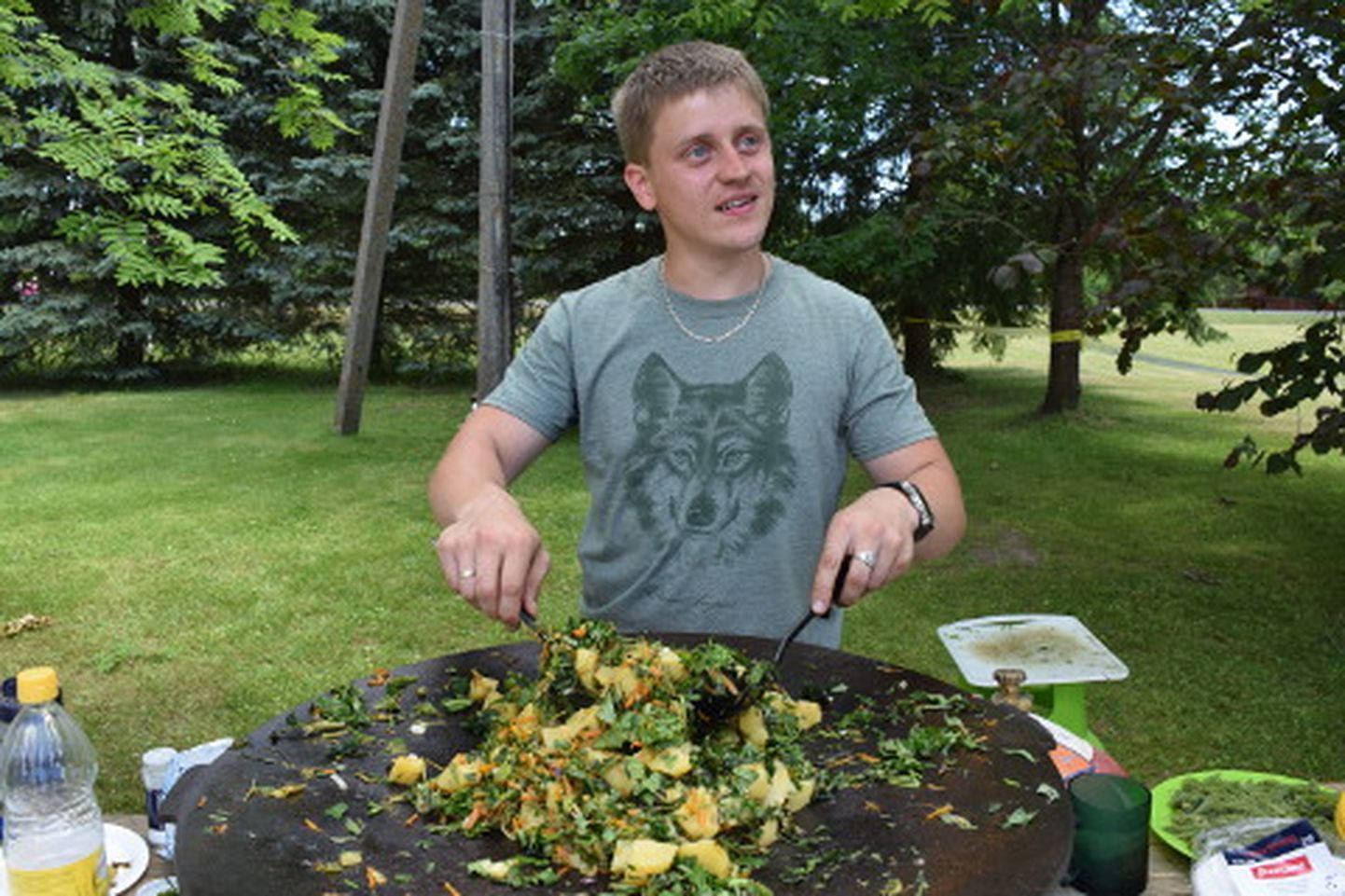 Endisest kokast metsavaht Lauri Kristjan hoolitses rohelise kõhutäie eest.