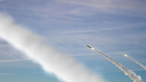 Krievijas un Baltkrievijas militārajās mācībās izmantos arī raķetes "Orešņik"