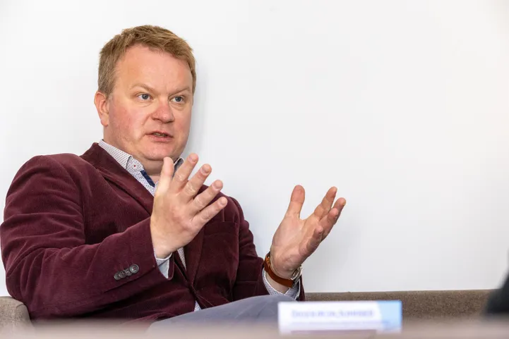 Tapal alustab väärikate ülikool