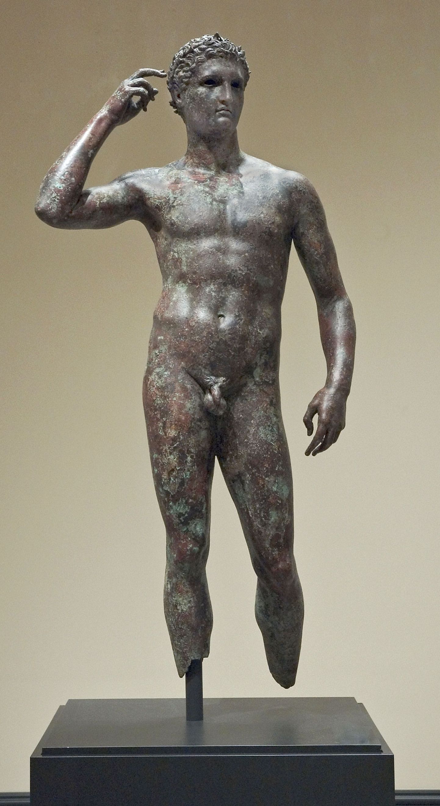 J. Paul Getty muuseumi kollektsiooni kuuluv pronkskuju võidukast noorukist, mis valmistati millalgi 300. kuni 100. aasta vahel eKr.