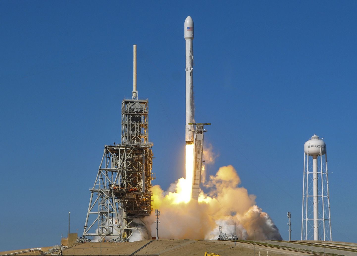 SpaceX'i Falcon 9 rakett.
