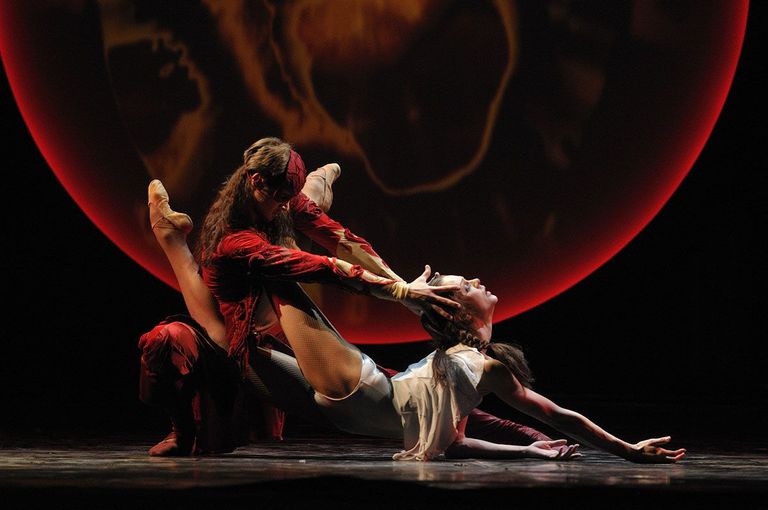 Peterburi riikliku akadeemilise Boris Eifmani balletiteatri lavastus «Onegin».