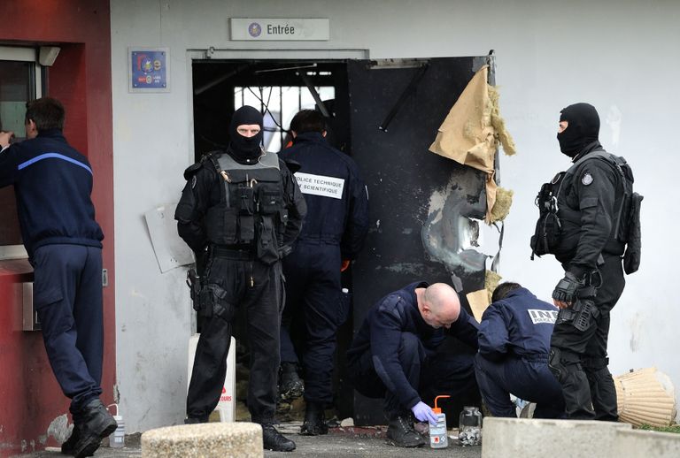 Prantsuse politsei eriüksus 2013 Sequedini vanglas,kust Redoine Faid põgenes