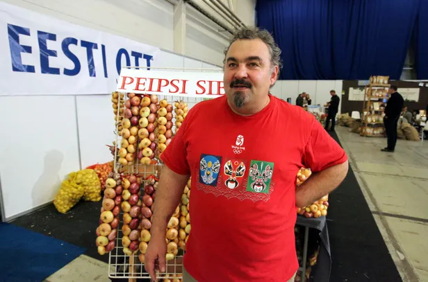Pildid ja video: Emil Rutiku müütas toidumessil Peipsi sibulaid