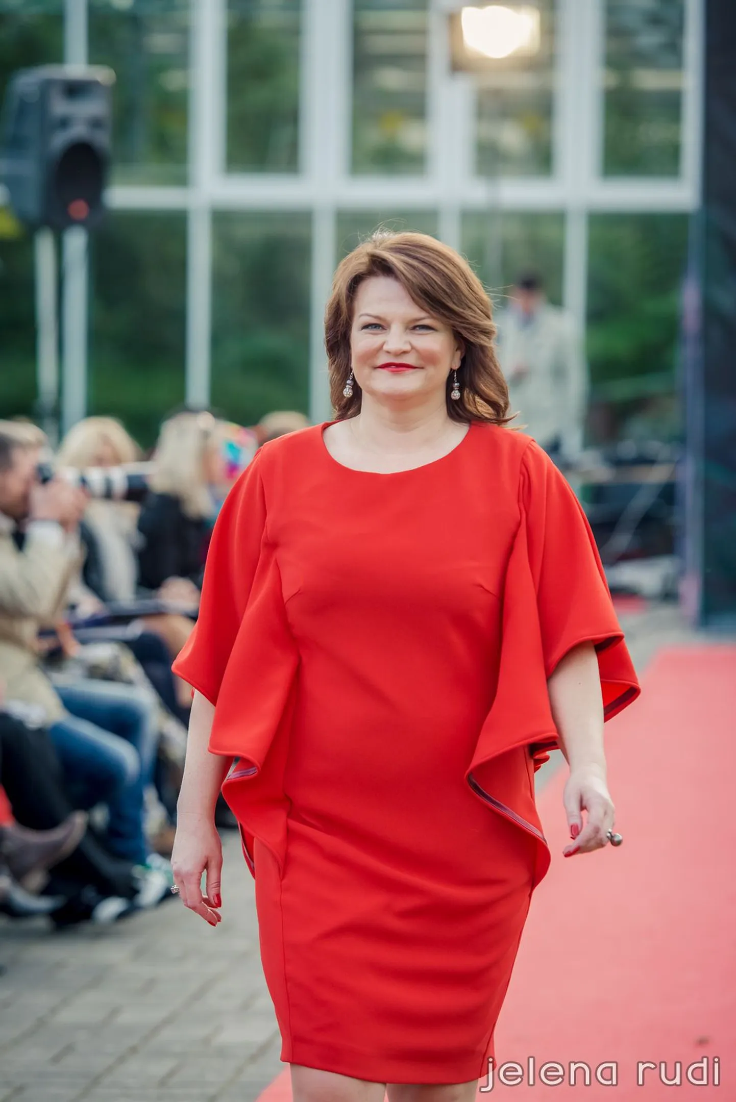 Kersti Toots Iris Janvier'i moeshowl.