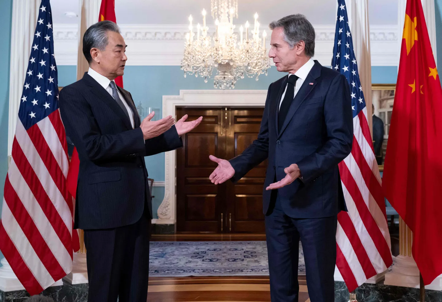USA välisminister Antony Blinken võõrustas neljapäeval Washingtonis oma Hiina kolleegi Wang Yid, kes väga sageli just Ühendriikidesse ei sõida, kuid kes sellele vaatamata väljendas lootust suhete parandamisele kahe suurriigi vahel.