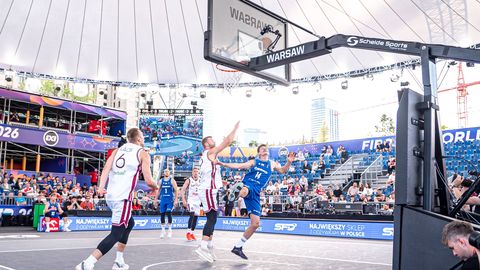 Latvijas 3x3 basketbolisti izcīna vietu Pasaules kausa ceturtdaļfinālā
