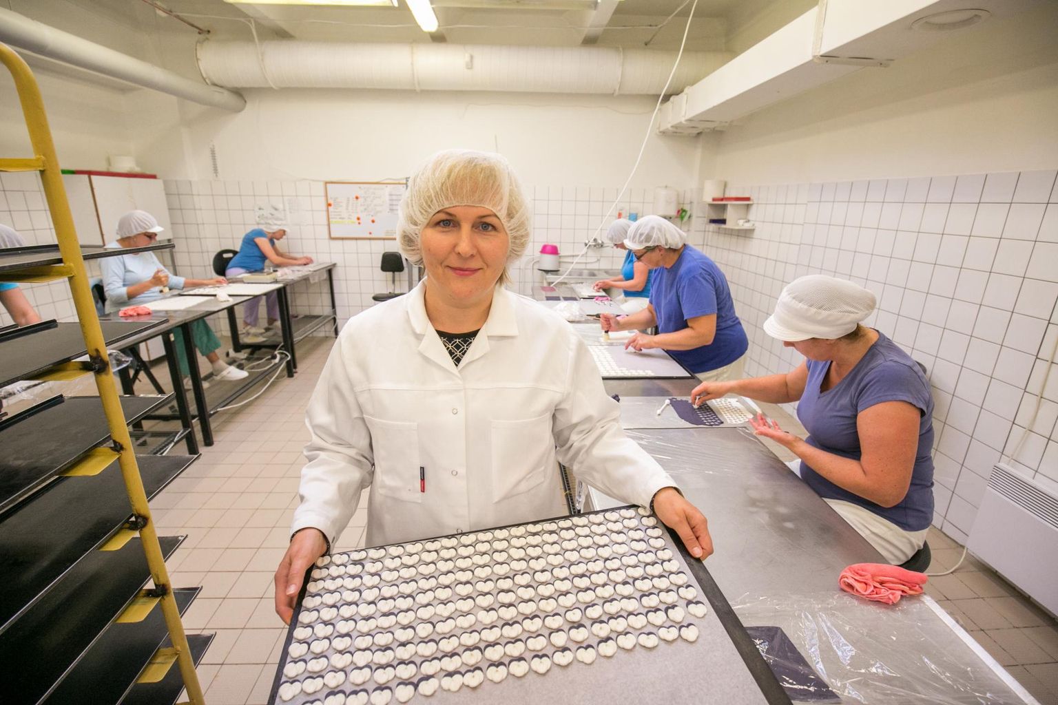 Türi valla kuldse aumärgi sai ettevõtja ja pühendunud kogukonnaliige, OÜ Convi Food Sweets omanik Anu Zinovjev.