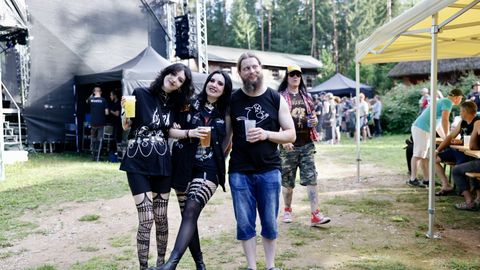 SUUR GALERII ⟩ Käbliku Beer Camp & Rock'N'Rolli esimene päev oli täis möllu, õlle ja rokkmuusikat