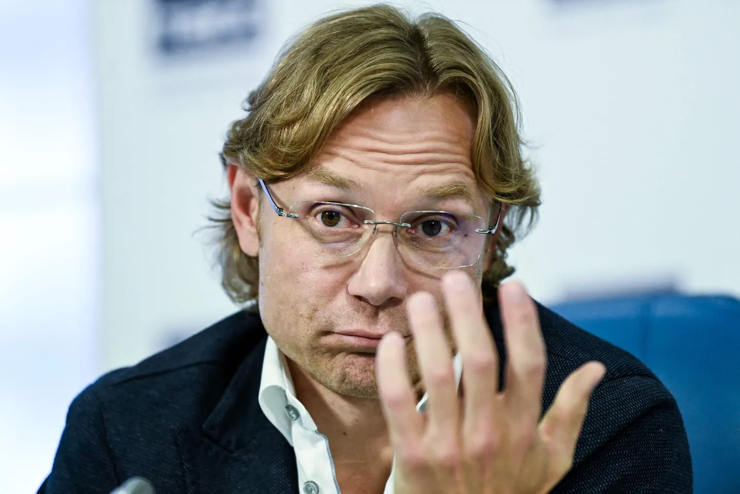 Валерий Карпин