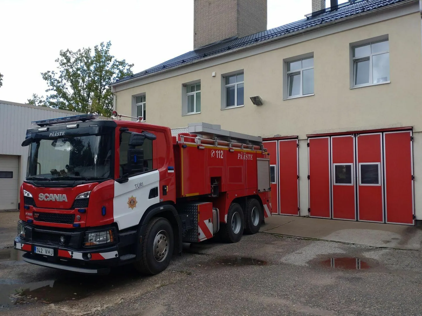 Kuigi Türi kutseline päästekomando on end sisse seadnud linna teises servas asuvas uues hoones, võib päästeautosid Wiedemanni tänava ääres asuva endise päästekomando hoone juures silmata ka edaspidi, sest sinna soovitakse luua elanike kaitsekeskus.