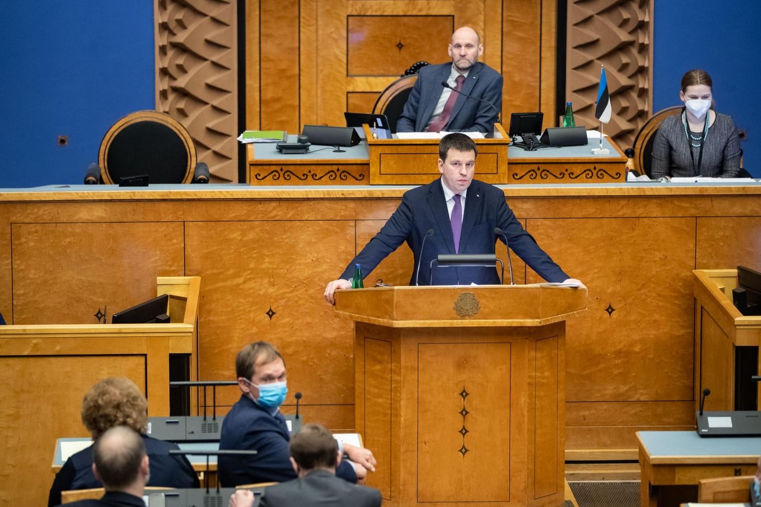 Jüri Ratase juhitav koalitsioon jõuab riigikogus kriitilise hääletuseni.