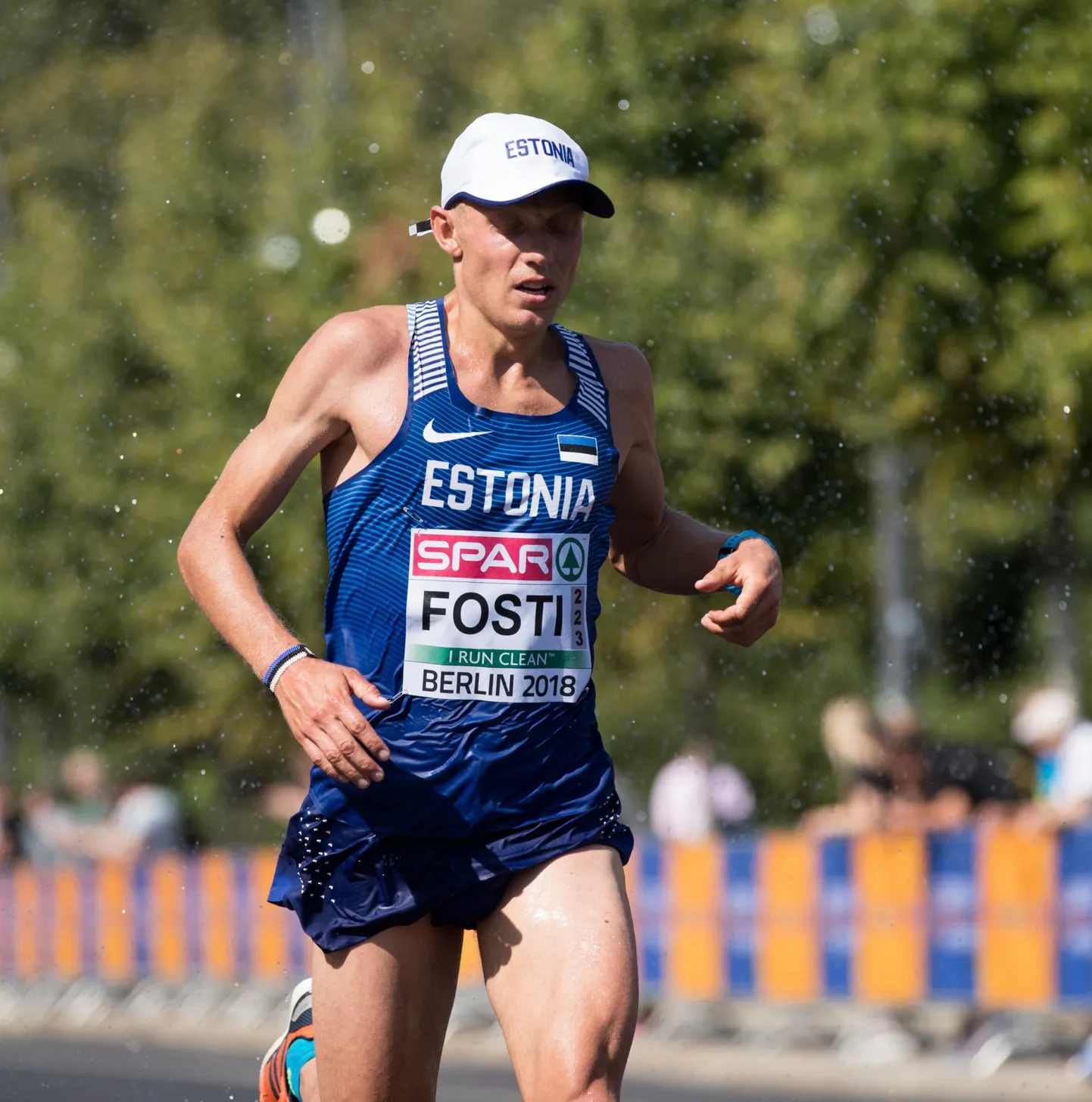 Eesti tippmaratoonar Roman Fosti sai Berliinis kergejõustiku EMil 17. koha, läbides 42 kilomeetrit pika jooksumaa isikliku rekordi lähedase ajaga.