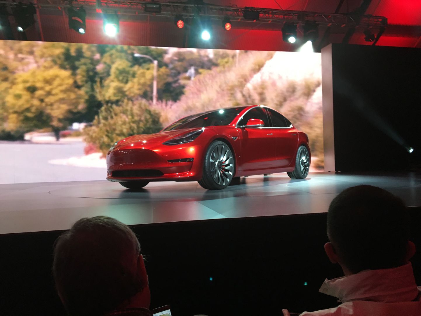 Tesla Model 3 tootmiseelne versioon