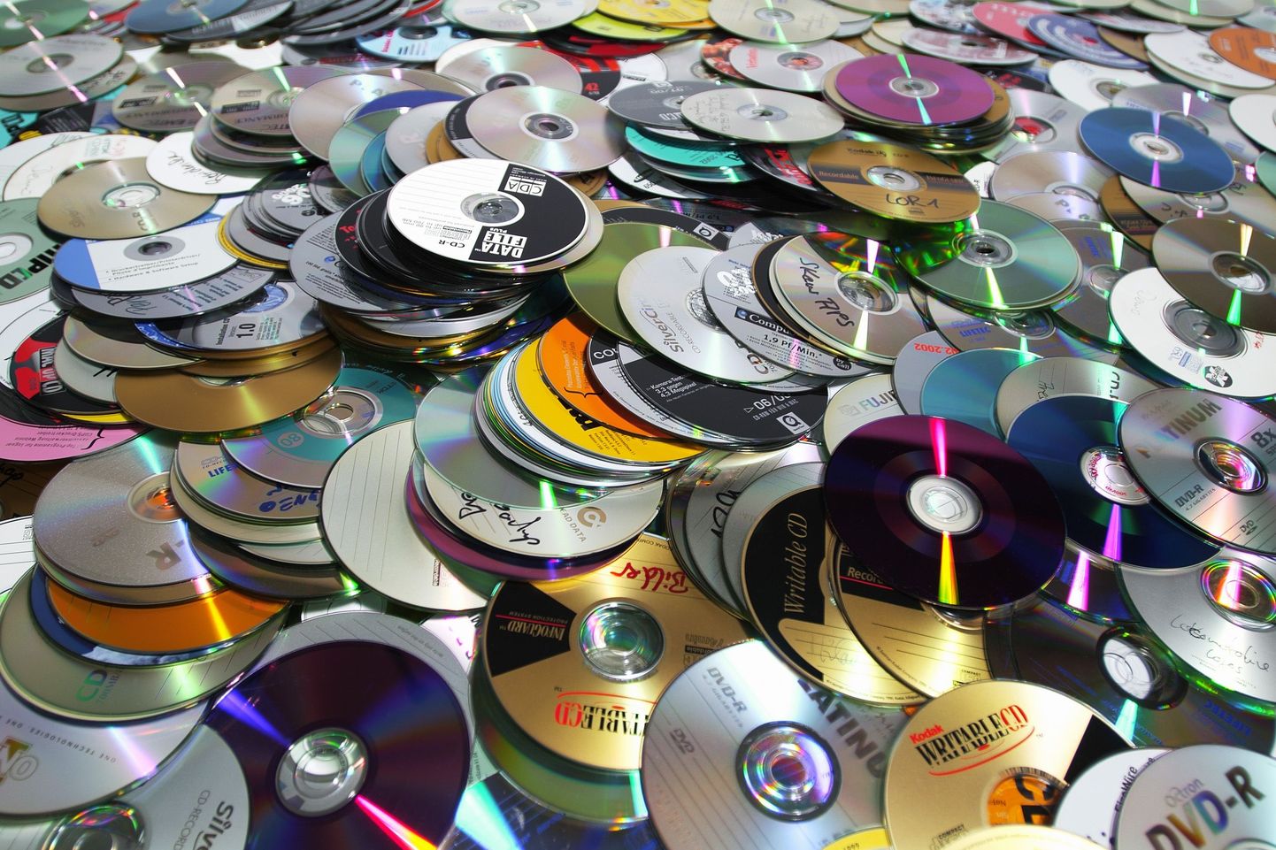 CD-диски. Иллюстративное фото.