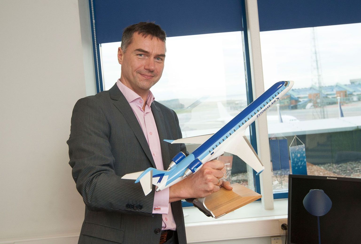 Estonian Airi juhatuse liige Indrek Randveer loodab uutelt lennukitelt märkimisväärset kokkuhoidu.