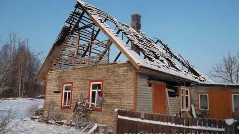 Fotod: Setomaal maani maha põlenud maja ehitati poole aastaga uuesti üles