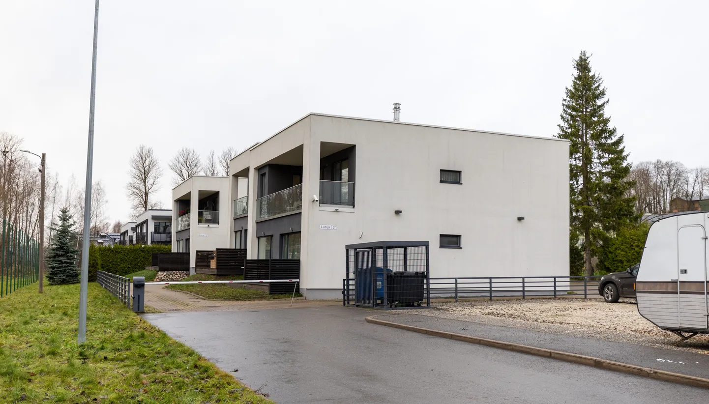 Lubja 2a majas ei tohi uuest nädalast enam elada. Viiele perele mõeldud kortermaja on vajumise tõttu kasutuskõlbmatu ning elanike elu ja tervise kaitseks otsustas TTJA selle kasutamise keelata.