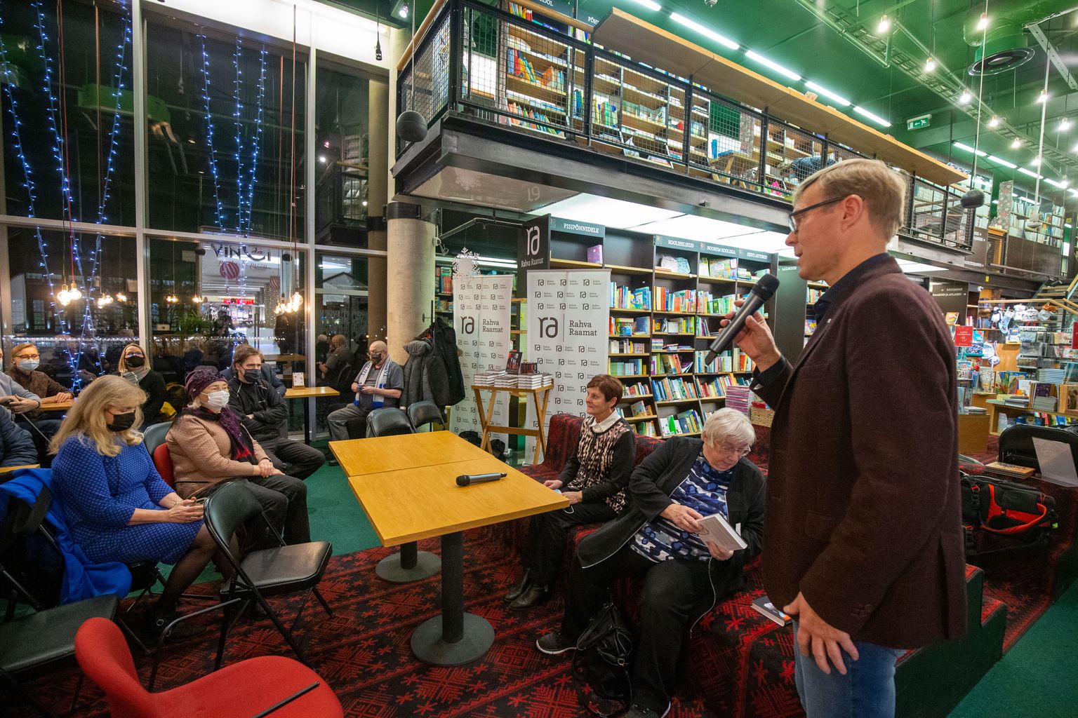 Hannes Rummi raamatu "Ülo Nugis" esitlus Tartu Rahva Raamatus