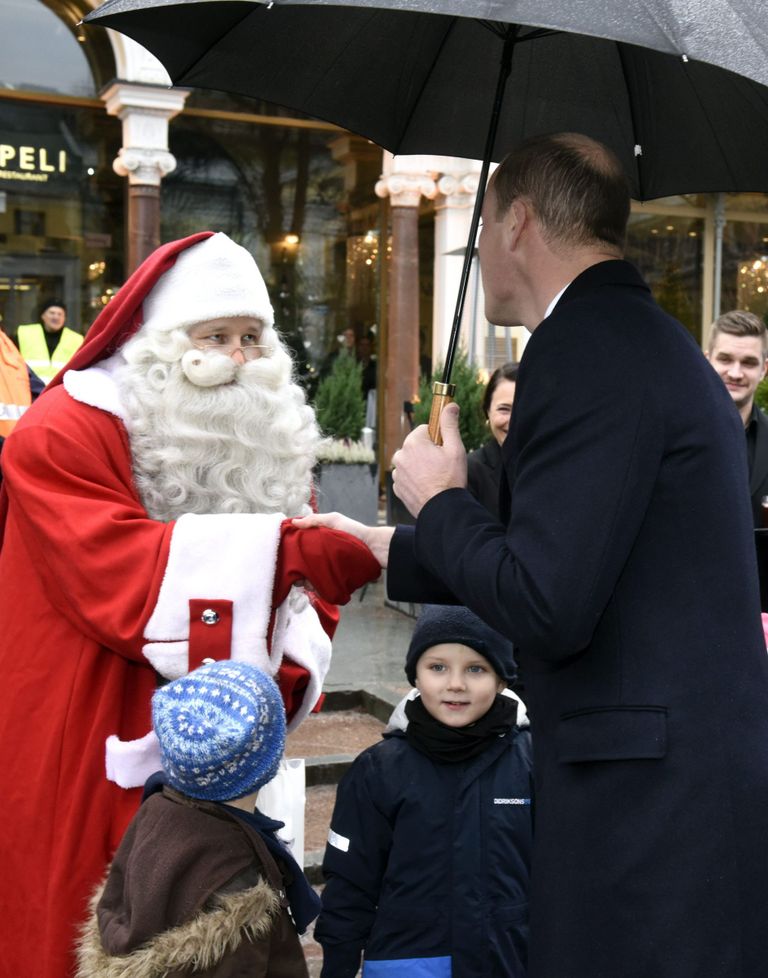 Prints William kohtus Soomes jõuluvanaga