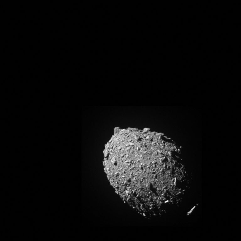 Asteroīds, kurā ietriecās zonde.