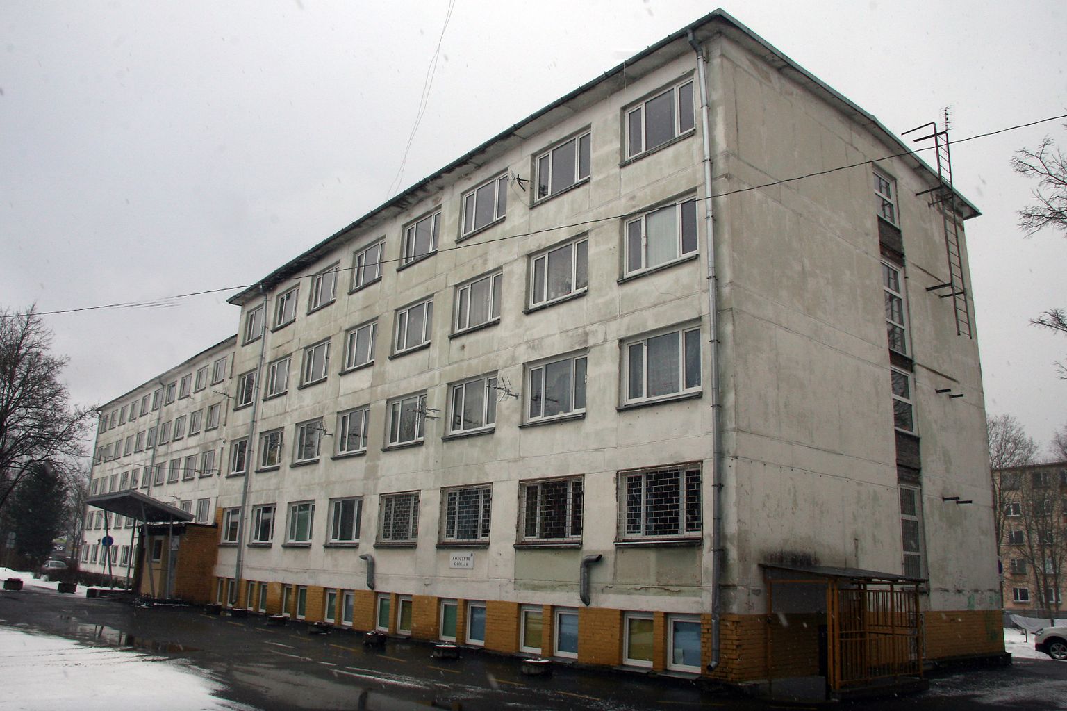 60 жильцов Йыхвиского социального дома должны оставаться в здании до 2 марта.